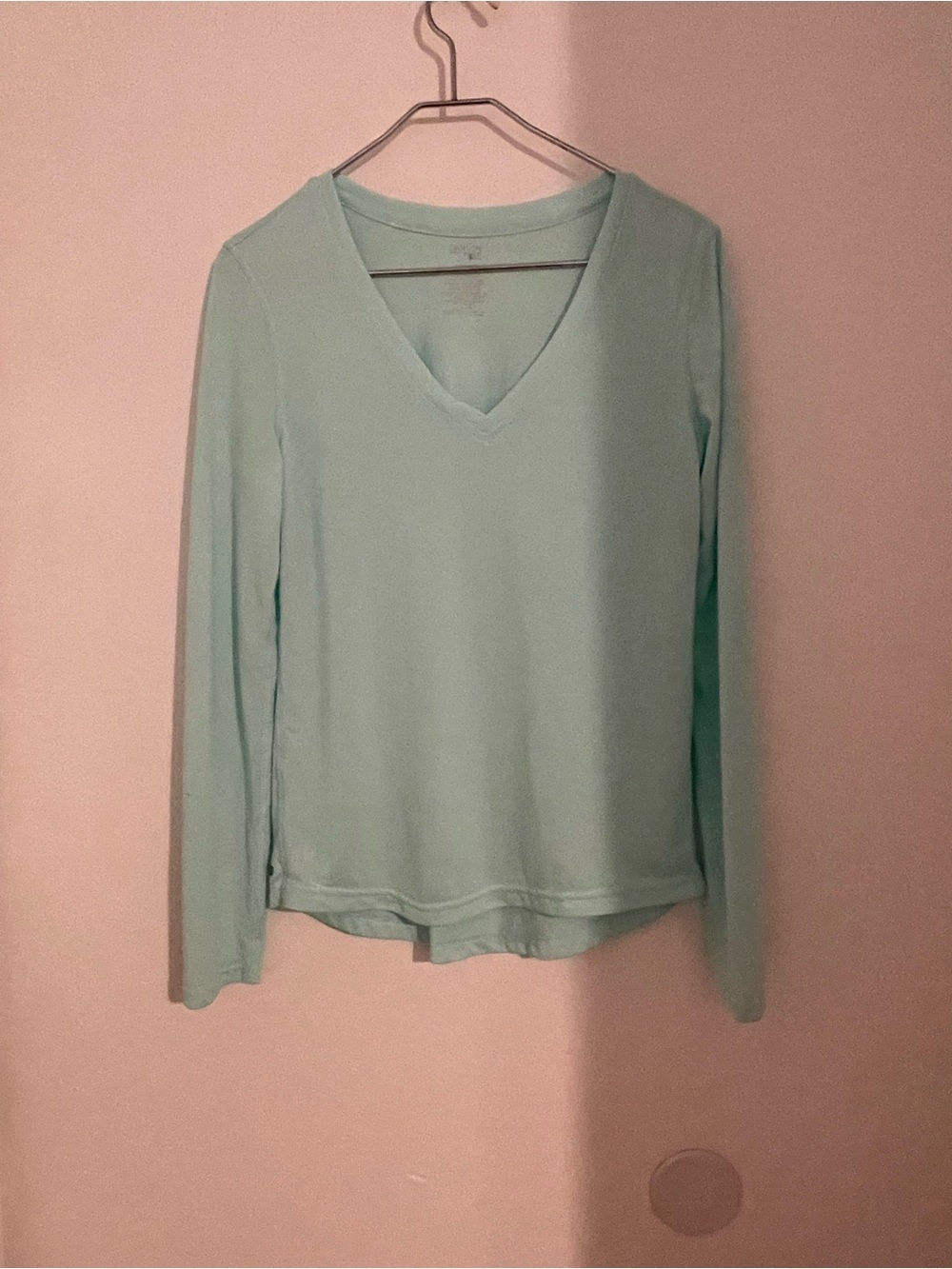 Girls  Danskin Now Mint Green V-Neck Long Sleeve Top Size 4-6 Form  Fitted